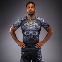 ראשגארד קצר Venum Wolf Atak Short Sleeve Rashguard - Black/Grey
