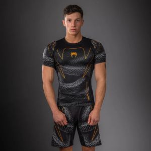ראשגארד קצר Venum Matupa Short Sleeve Rashguard - Black/Grey/Gold
